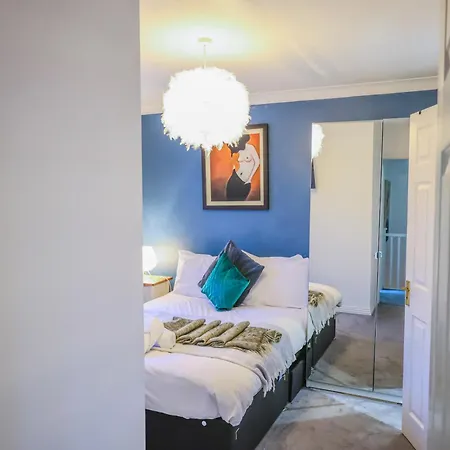 Contractors Long & Short Near Centre By Altoluxoexperience Short Lets & Serviced With Free Parking & Wifi *