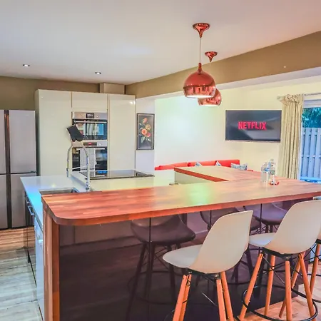 Contractors Long & Short Near Centre By Altoluxoexperience Short Lets & Serviced With Free Parking & Wifi Bristol