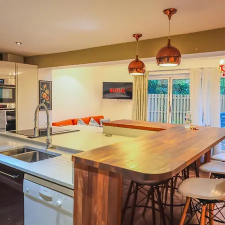 Contractors Long & Short Near Centre By Altoluxoexperience Short Lets & Serviced With Free Parking & Wifi