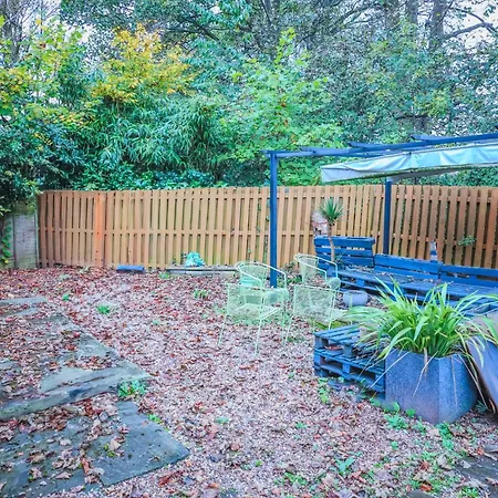 Holiday home Contractors Long & Short Near Centre By Altoluxoexperience Short Lets & Serviced With Free Parking & Wifi