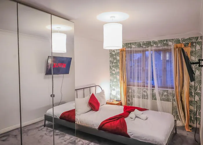 Contractors Long & Short Near Centre By Altoluxoexperience Short Lets & Serviced With Free Parking & Wifi *