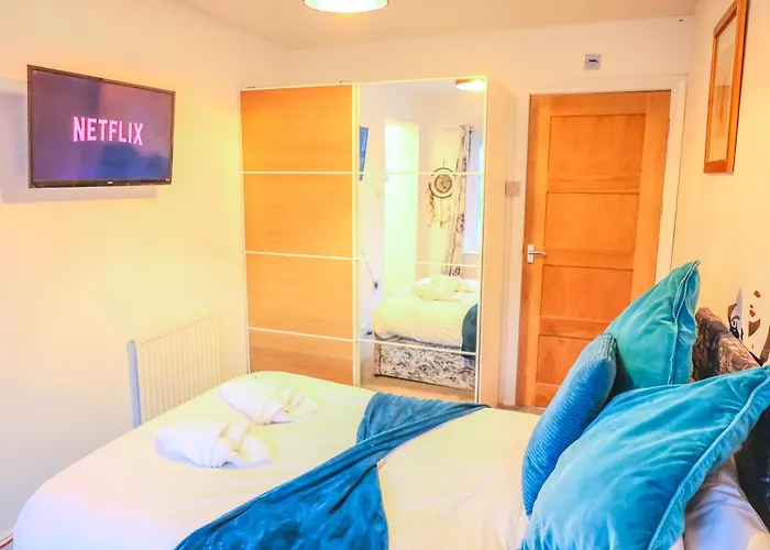 Holiday home Contractors Long & Short Near Centre By Altoluxoexperience Short Lets & Serviced With Free Parking & Wifi Bristol