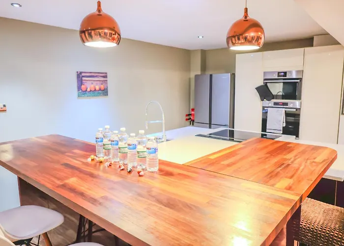 Contractors Long & Short Near Centre By Altoluxoexperience Short Lets & Serviced With Free Parking & Wifi Holiday home *