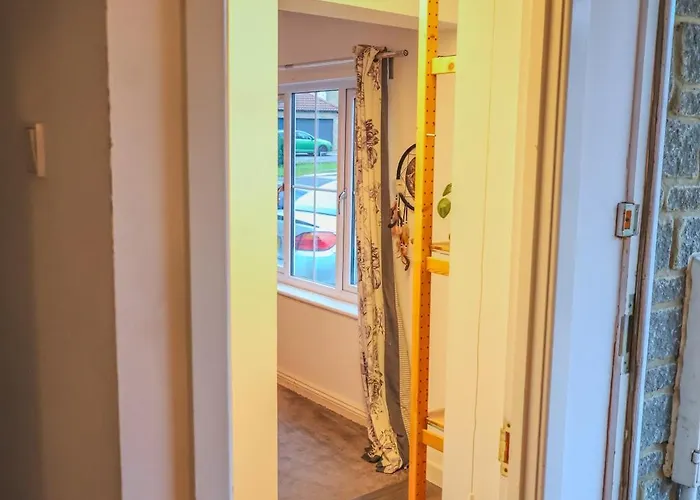 Holiday home Contractors Long & Short Near Centre By Altoluxoexperience Short Lets & Serviced With Free Parking & Wifi