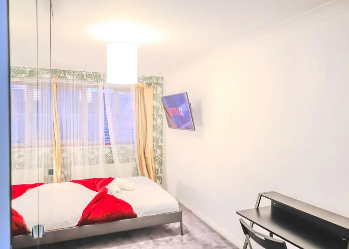 Contractors Long & Short Near Centre By Altoluxoexperience Short Lets & Serviced With Free Parking & Wifi Holiday home *