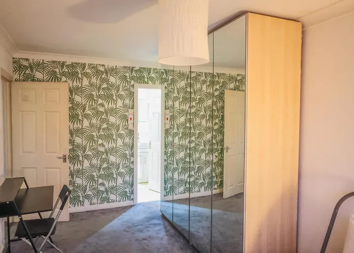 Contractors Long & Short Near Centre By Altoluxoexperience Short Lets & Serviced With Free Parking & Wifi Bristol