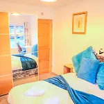 Contractors Long & Short Near Centre By Altoluxoexperience Short Lets & Serviced With Free Parking & Wifi Дом отдыха *