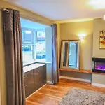 Contractors Long & Short Near Centre By Altoluxoexperience Short Lets & Serviced With Free Parking & Wifi Дом отдыха Бристоль