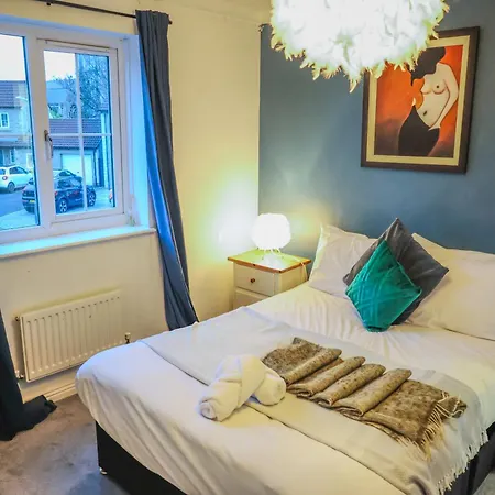 Casa de Férias Contractors Long & Short Near Centre By Altoluxoexperience Short Lets & Serviced With Free Parking & Wifi